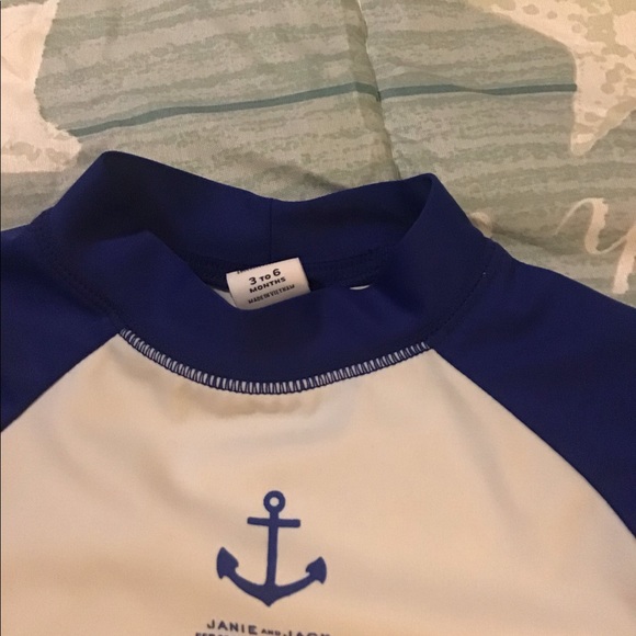 Carter’s 3/6 mo shorts blue with anchors & top 3/6 cute pattern nice out… - Picture 6 of 10